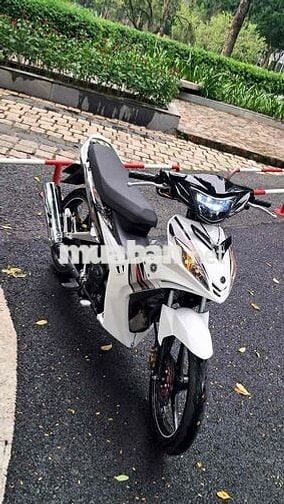 Yamaha Exciter 135 Trắng đen Tự động