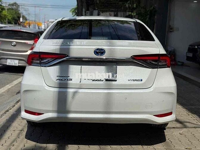 Toyota Corolla Altis 1.8 HEV 2022 Trắng 44.000 Km