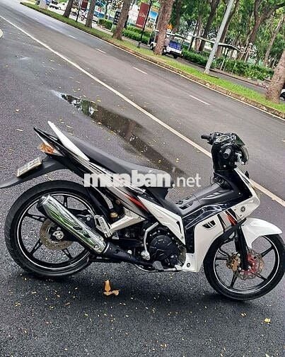 Yamaha Exciter 135 Trắng đen Tự động