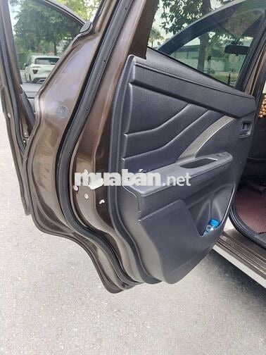 Mitsubishi Xpander Nâu