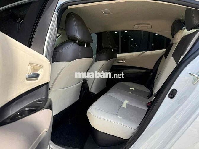 Toyota Corolla Altis 1.8 HEV 2022 Trắng 44.000 Km