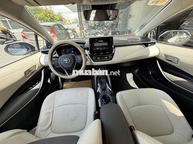 Toyota Corolla Altis 1.8 HEV 2022 Trắng 44.000 Km