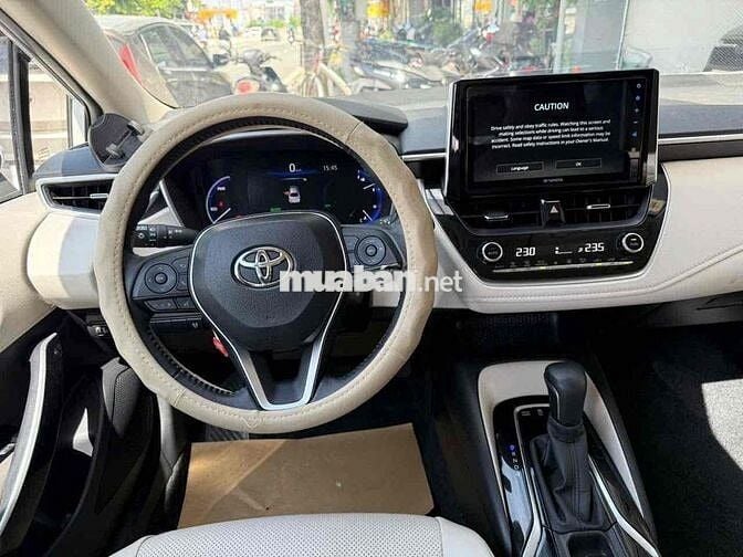 Toyota Corolla Altis 1.8 HEV 2022 Trắng 44.000 Km