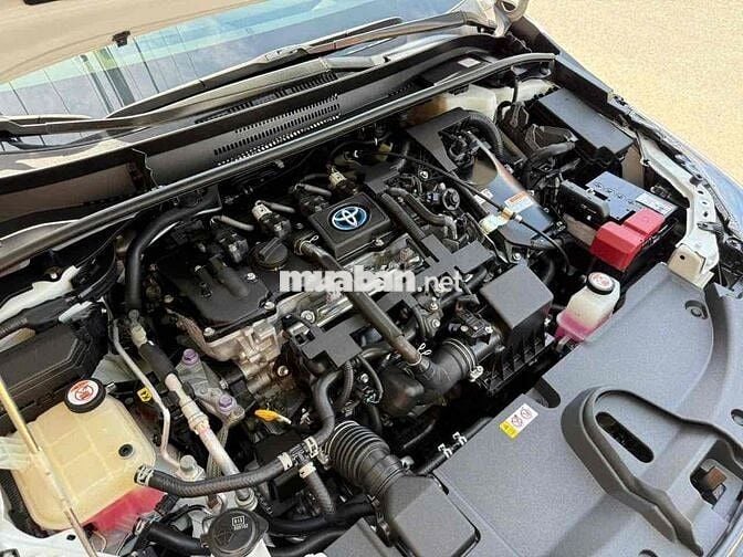 Toyota Corolla Altis 1.8 HEV 2022 Trắng 44.000 Km