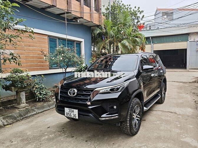Toyota Fortuner Dầu Số tự động Đen