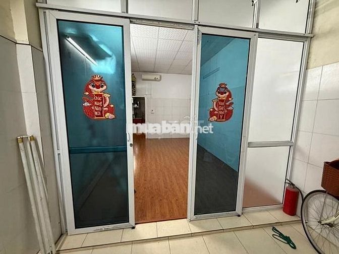 Cho thuê nhà riêng ngõ 5 Nguyễn Khánh Toàn, 60m2 x 1,5 tầng, 9 triệu