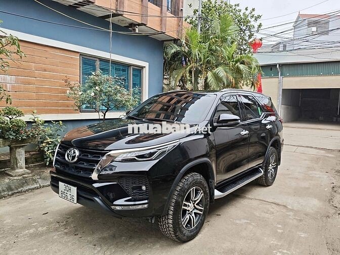 Toyota Fortuner Dầu Số tự động Đen