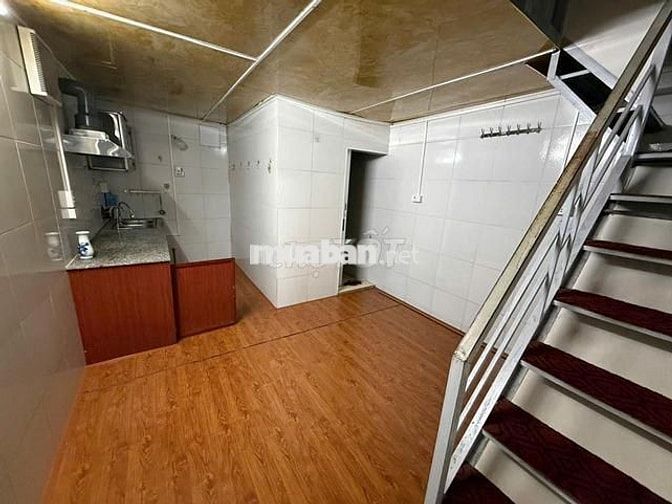 Cho thuê nhà riêng ngõ 5 Nguyễn Khánh Toàn, 60m2 x 1,5 tầng, 9 triệu