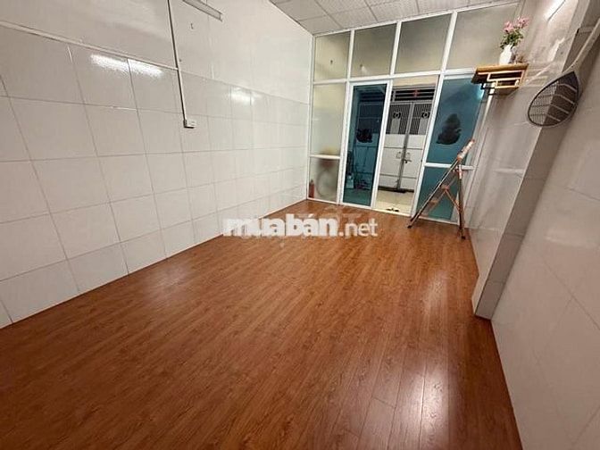 Cho thuê nhà riêng ngõ 5 Nguyễn Khánh Toàn, 60m2 x 1,5 tầng, 9 triệu