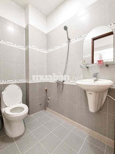 Cho Thuê Căn Hộ Ban Công Lớn - Đầy Đủ Tiện Nghi Ngay Chợ Vườn Chuối Q3