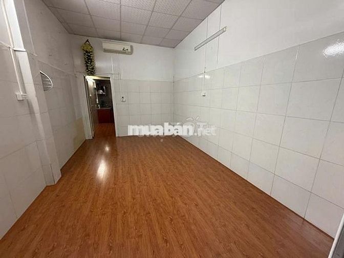 Cho thuê nhà riêng ngõ 5 Nguyễn Khánh Toàn, 60m2 x 1,5 tầng, 9 triệu