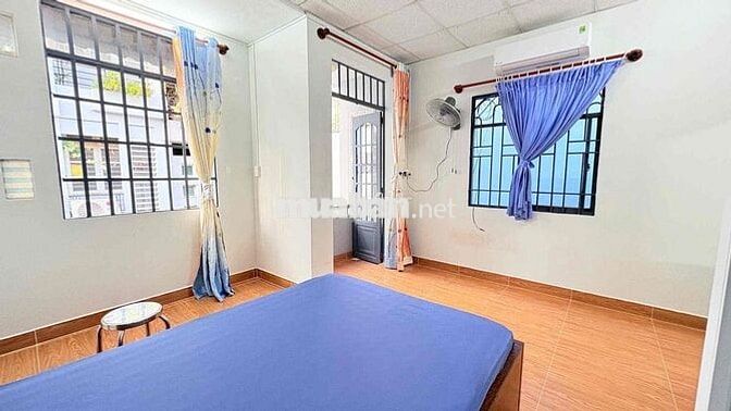 CHÍNH CHỦ CHO THUÊ 2PN BAN CÔNG 55m2 FULL NỘI THẤT TÁCH BẾP Ở 3-4 NG