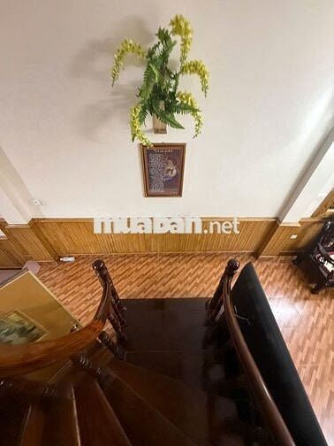 Cho thuê nhà 4 tầng ngõ 11 Trích Sài 36 m2, đồ cơ bản để ở làm VP 