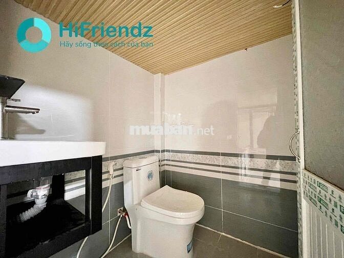 PHÒNG GÁC CAO 1M8 CỬA SỔ THOÁNG NGAY ĐẦM SEN - ĐH BÁCH KHOA - SƯ PHẠM