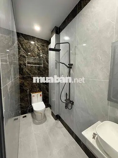 Nhà mới 5 tầng thiết kế hiện đại Full nội thất