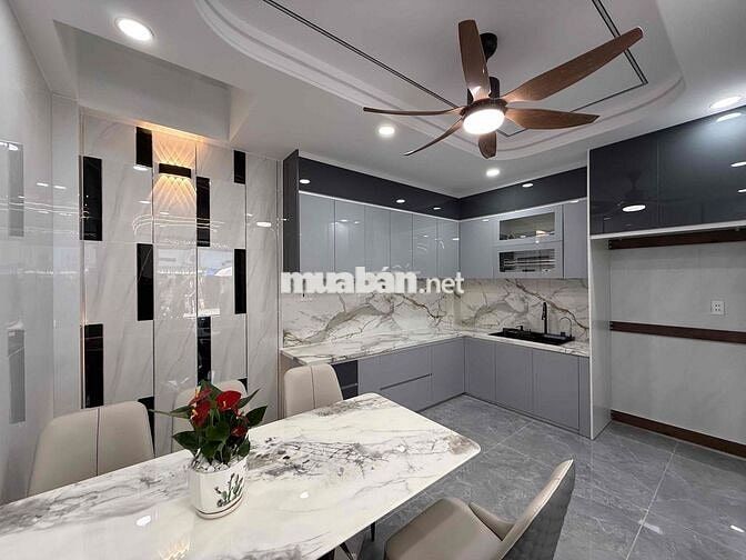 Nhà mới 5 tầng thiết kế hiện đại Full nội thất