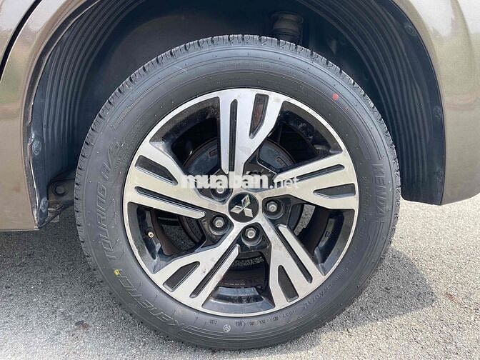 Mitsubishi Xpander 1.5AT 2020 số tự động