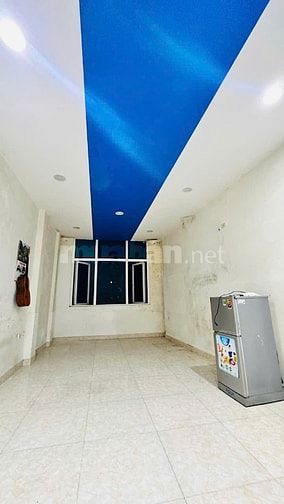 CC cho thuê tầng 3 nhà mặt ngõ Phạm Ngọc Thạch 46m2, 3.8 triệu