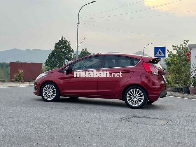 Bán Ford Fiesta số tự động 2016 bản cao cấp
