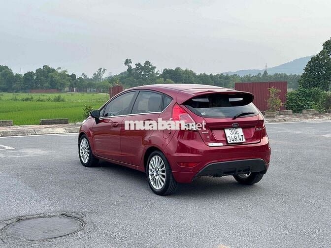 Bán Ford Fiesta số tự động 2016 bản cao cấp