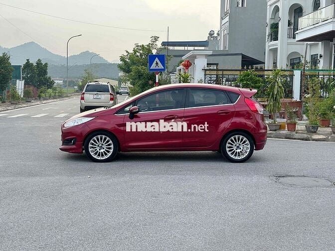 Bán Ford Fiesta số tự động 2016 bản cao cấp
