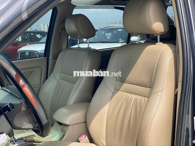 Toyota Fortuner 2011 2.7V 4x4 AT Xám