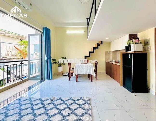 CHO THUÊ CĂN HỘ BAN CÔNG GIÁ TỐT CẠNH ĐẠI HỌC UEH - BÁCH KHOA Quận 10