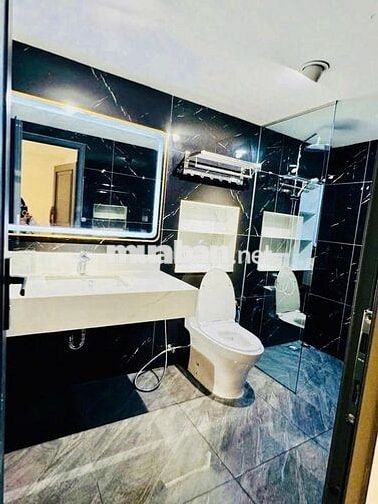 SIÊU PHẨM ỐP KÍNH-Cho thuê nhà Trần Nhật Duật,Quận 1.Thang máy, PCCC.