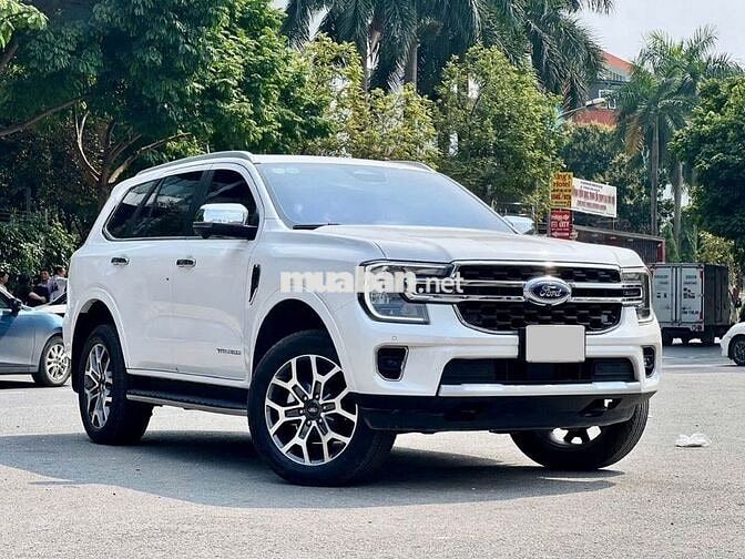 Ford Everest Titanium 2023 2.0Bitubor 4x2AT Trắng