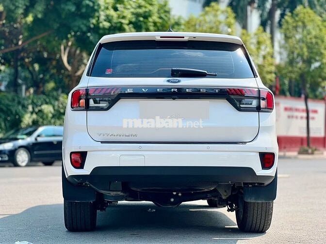 Ford Everest Titanium 2023 2.0Bitubor 4x2AT Trắng