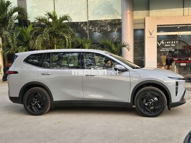 VinFast MPV7 2026 ĐỦ MÀU KHÁCH HÀNG BTH 710TR