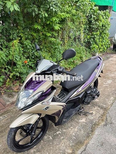 Yamaha Novo 5 Tự động Tím, Vàng cát