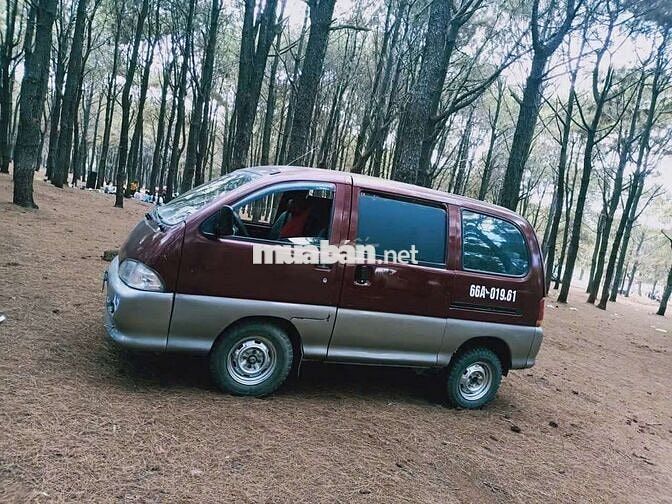 Daihatsu Xe tải van 7 chỗ Đỏ