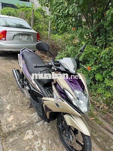 Yamaha Novo 5 Tự động Tím, Vàng cát