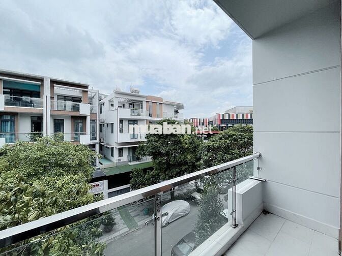 Chính Chủ Cho Thuê Văn Phòng 5x21m Chỉ 13Tr/Tháng - Vạn Phúc City