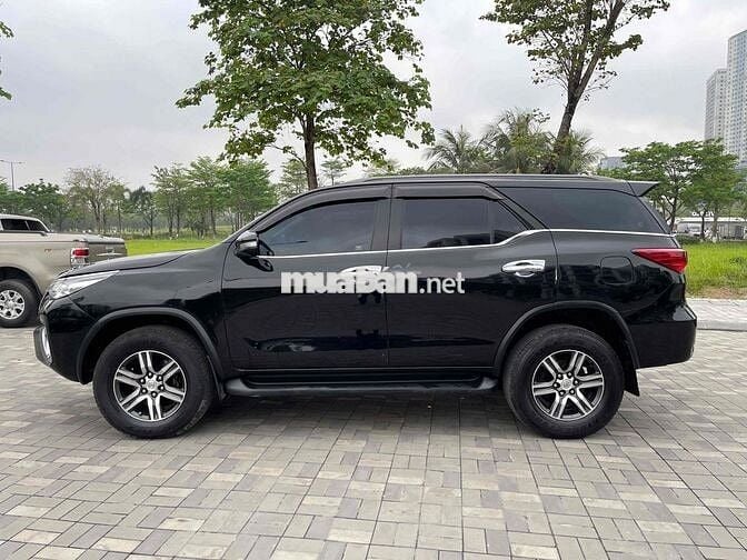 Toyota Fortuner 2017 Số sàn Dầu Nhập khẩu Đen
