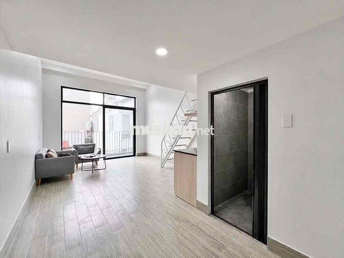Cho Thuê Căn Hộ Dịch Vụ Ban Công Rộng 35m2 Gần Văn Hiến