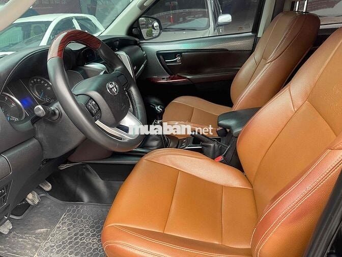 Toyota Fortuner 2017 Số sàn Dầu Nhập khẩu Đen