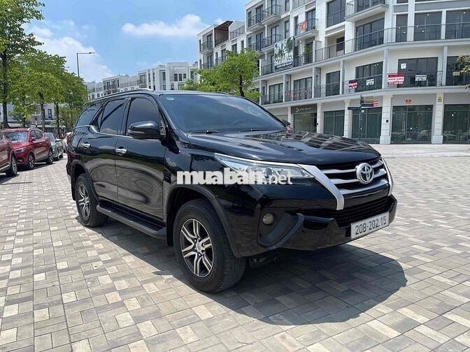 Toyota Fortuner 2019 Số sàn Đen