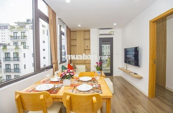 Cho thuê căn hộ dịch vụ 81 Linh Lang, nội thất mới, view siêu đẹp