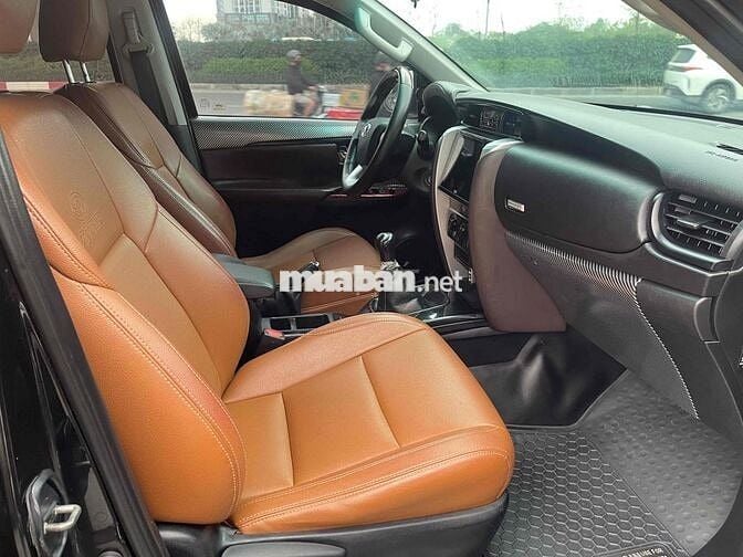 Toyota Fortuner 2017 Số sàn Dầu Nhập khẩu Đen