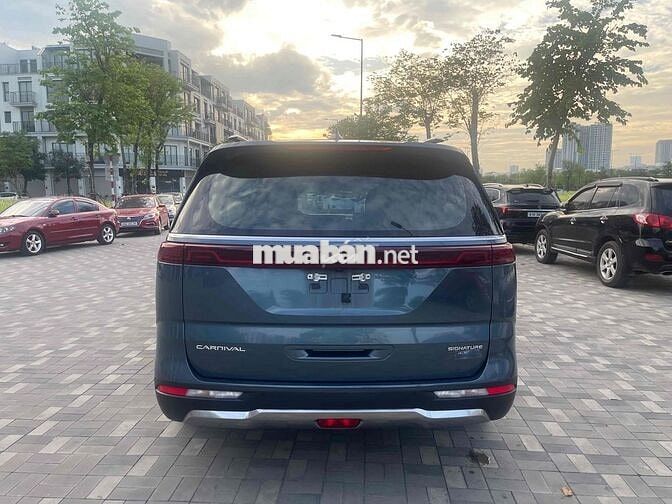 Kia Carnival Signature 2024  ful kịch máy Dầu