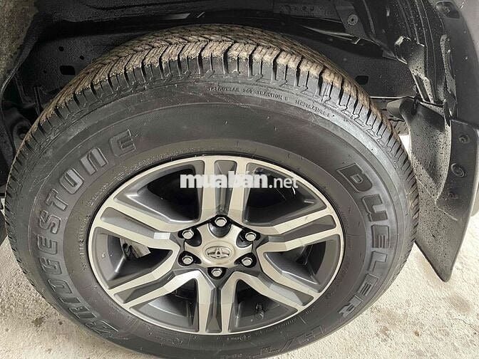 Toyota Fortuner 2017 Số sàn Dầu Nhập khẩu Đen