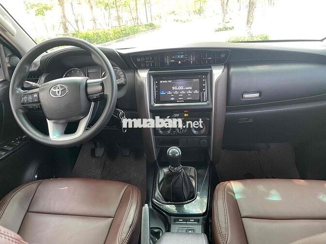 Toyota Fortuner 2019 Số sàn Đen