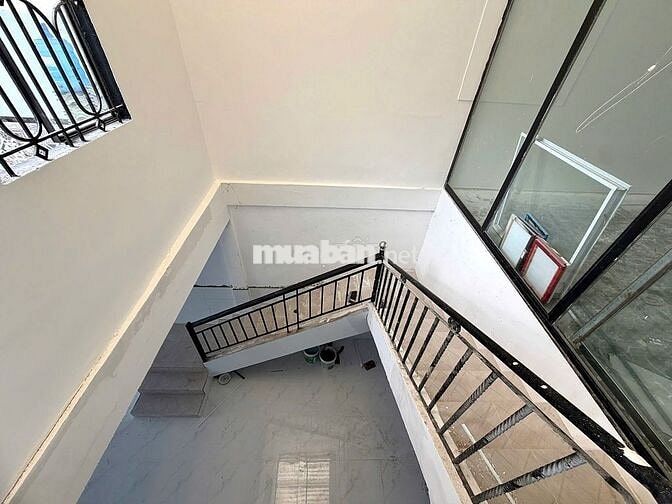Nhà trệt lửng 4PN ngang 6m mặt tiền đường Nguyễn Văn Cừ chỉ 35 triệu