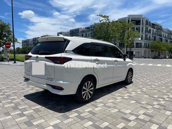 Toyota Venza 2023 1.5AT Premium Trắng