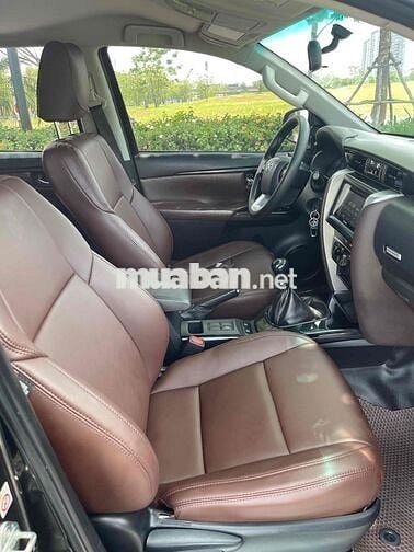 Toyota Fortuner 2019 Số sàn Đen