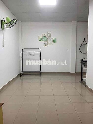 Cho thuê nhà 3 tầng mặt tiền Bàu Làng gần Trần Cao Vân full nội thất