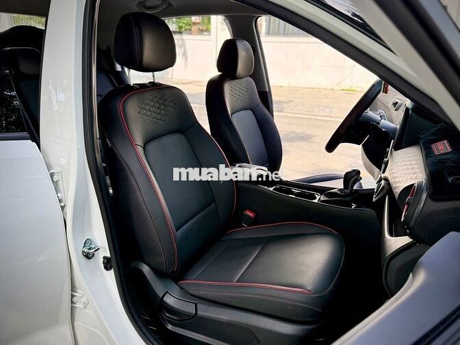 Hyundai i10 hatback 2024 Số tự động Trắng