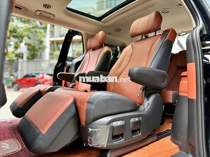 KIA CARNIVAL 2.2D SIGNATURE 2024 Đen Dầu